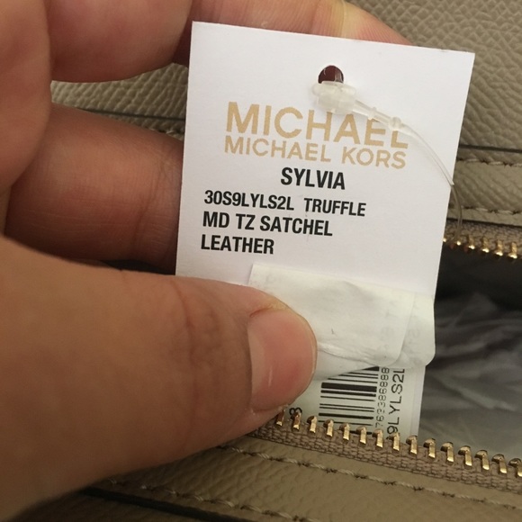 Price firm ❗️Michael kors medium Sylvia satchel - Picture 3 of 8